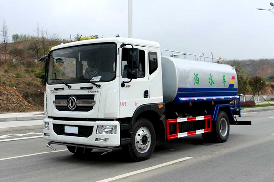 怎樣排除灑水車柴油機(jī)過早、過遲的噴油現(xiàn)象？